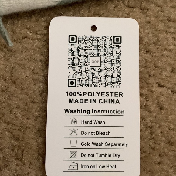 Womens soft houndstooth scarf - Picture 6 of 6